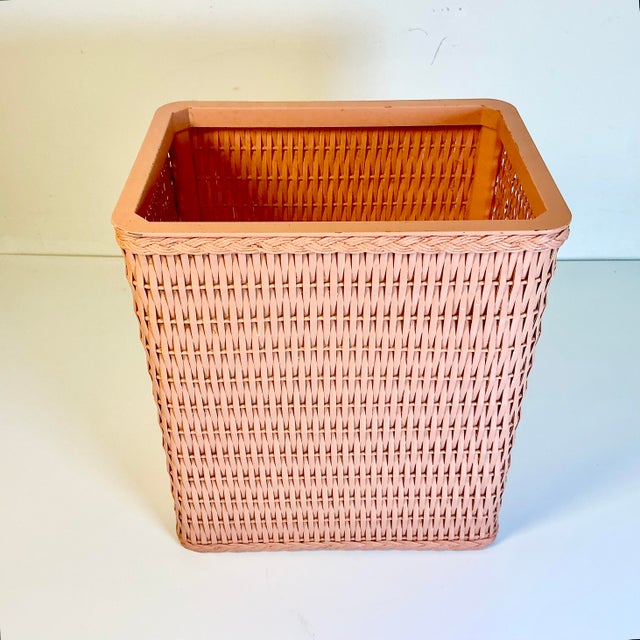 Mid-Century Boho Chic Coastal Peach Colored Wicker Wastebasket For Sale - Image 4 of 13