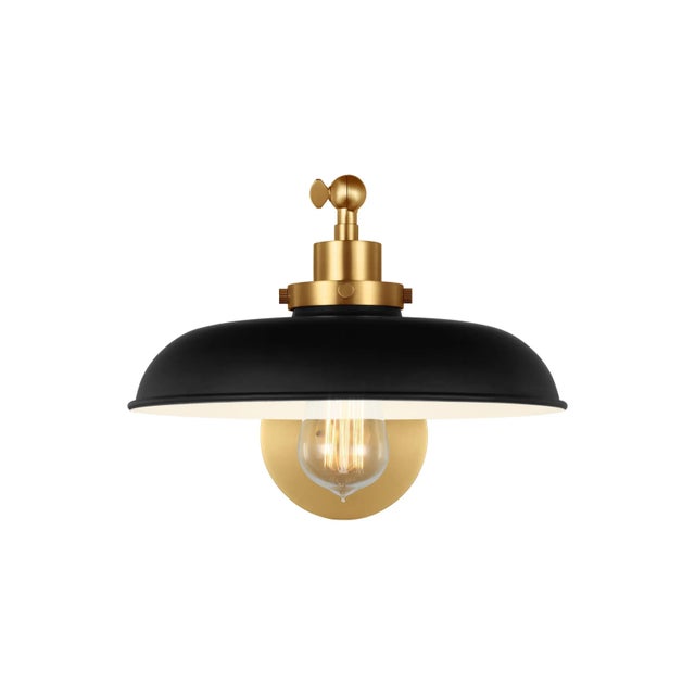 2020s Chapman & Myers by Visual Comfort Studio Wellfleet Single Arm Wide Task Sconce, Midnight Black & Burnished Brass For Sale - Image 5 of 5