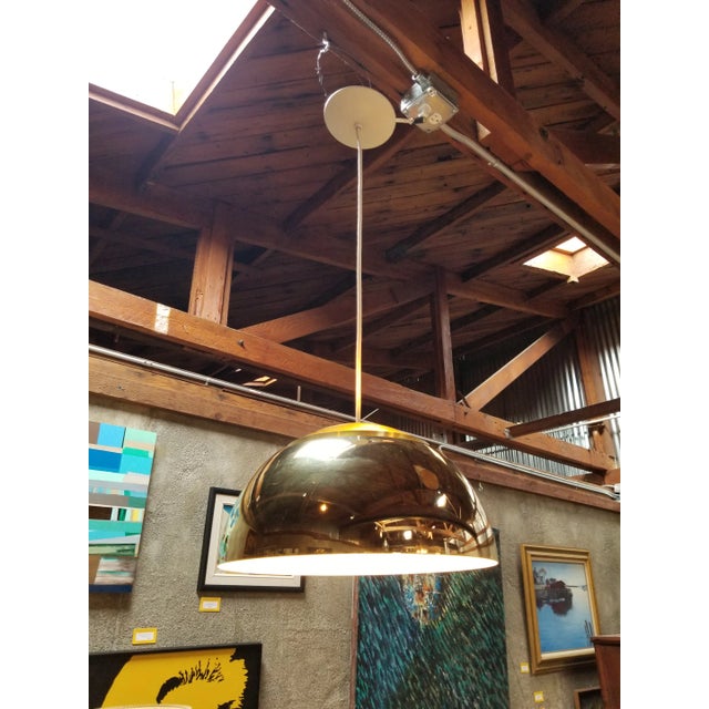 Mid 20th Century Lightolier Mid-Century Modern Concentric Louvered Brass Pendant Light / Chandelier For Sale - Image 5 of 10