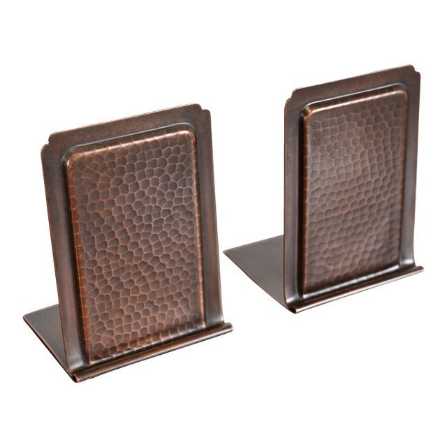 Roycroft Arts & Crafts Hammered Copper Bookends, Circa 1920s For Sale