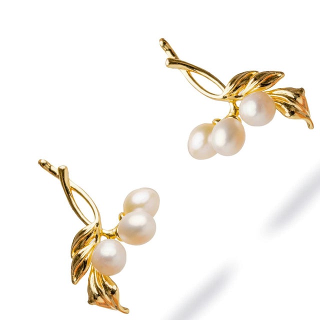 Early 21st Century Bridal Pearl & Gold Dangle Earrings, A Pair For Sale - Image 5 of 6