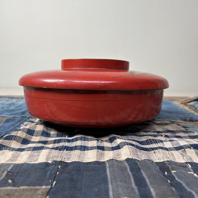 Wooden Maki-E Lacquerware Bowl with Lid, 1890s For Sale - Image 4 of 16