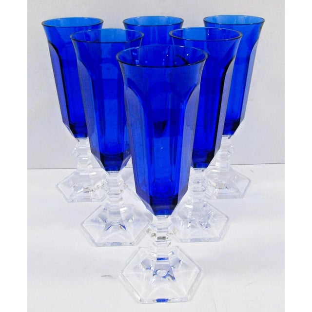 The Mario Luca Giusti Blue Acrylic Wine Flute Glasses Set of 6 is a stylish and contemporary set of wine glasses perfect...