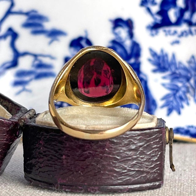 Late 19th Century Late 19th Century Victorian 18k Gold Cabochon Garnet Ring, Sheffield 1882, Size 6.5 For Sale - Image 5 of 9