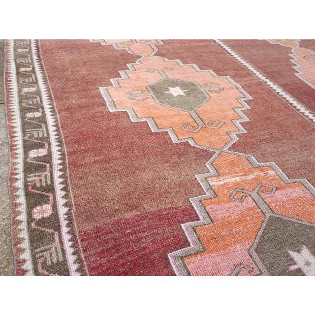Tribal Galerie Shabab Collection Mid-20th Century Turkish Anatolian Room Size Carpet For Sale - Image 3 of 8