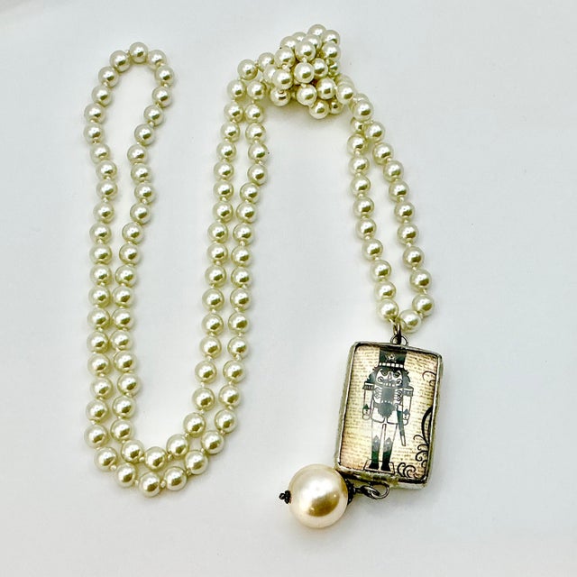 1990s Vintage Chippendale Art Deco Nutcracker Babble on Faux Pearls Christmas Pendant Necklace, 40” For Sale - Image 6 of 17
