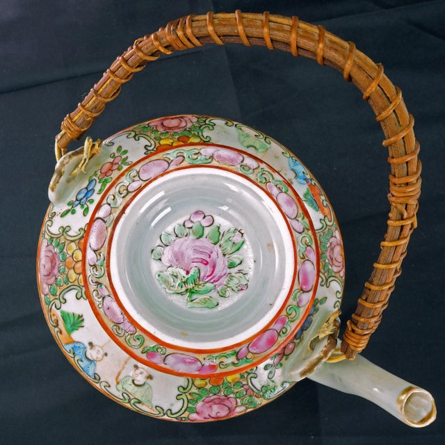 Chinese Rose Medallion Teapot 2nd Half 19 Century For Sale - Image 9 of 10