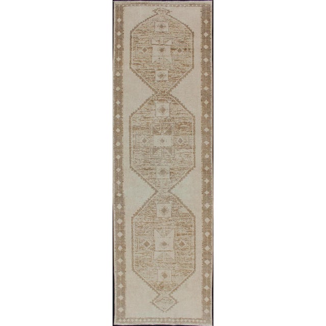 Vintage Turkish Oushak Wide Runner With Three Geometric Medallions in Neutral Colors For Sale - Image 13 of 13