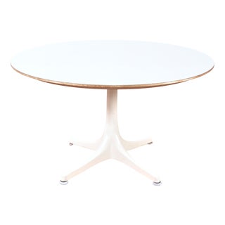Low Mid-Century White Model 5452 Coffee or Side Table by George Nelson for Herman Miller, 1960s For Sale
