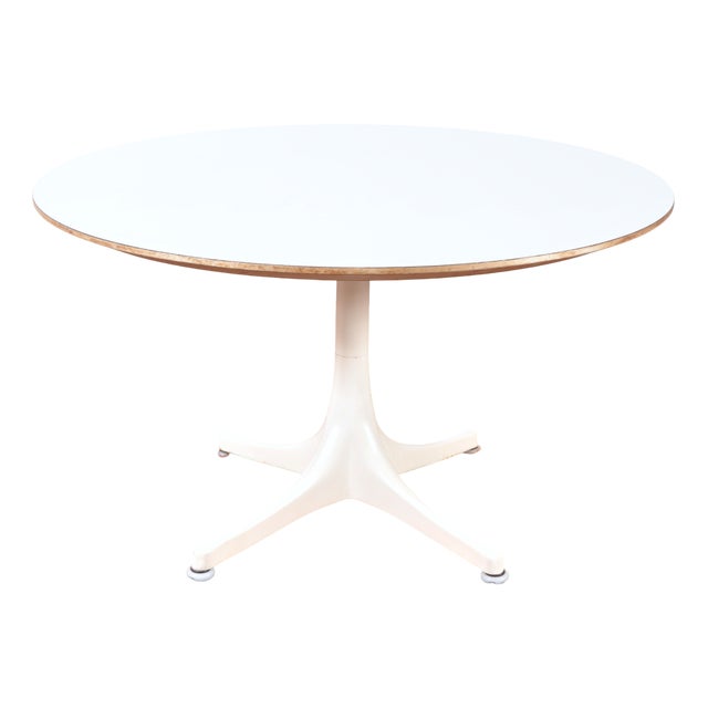 Low Mid-Century White Model 5452 Coffee or Side Table by George Nelson for Herman Miller, 1960s For Sale