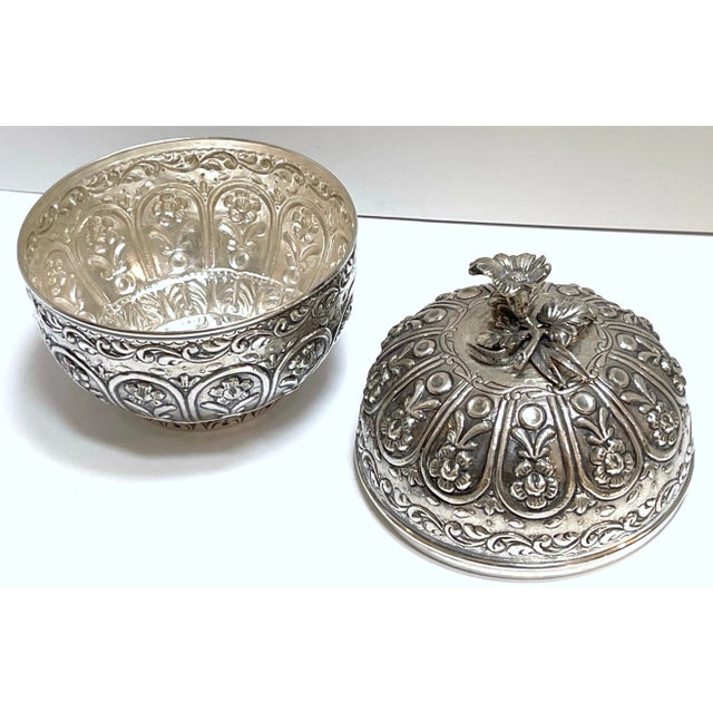 Silver Large Sterling Repoussé Melon Box, Style of Buccellati For Sale - Image 8 of 10