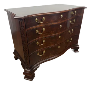 Stickley Williamsburg Reserve Collection Mahogany Blackwell Serpentine Chest