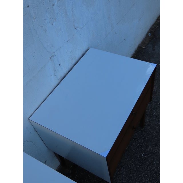 America of Martinsville Mid Century Modern Two Tones Nightstands a Pair 6298 For Sale - Image 12 of 18