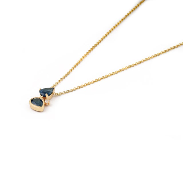 Gemstone 1.66ct Double Pear-Shaped Sapphire Diamond Pendant Necklace in 14k Yellow Gold For Sale - Image 7 of 15