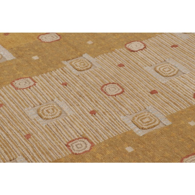 Late 20th Century Contemporary Art Deco Style Geometric Gold Wool Rug, by Rug & Kilim, India For Sale - Image 5 of 10