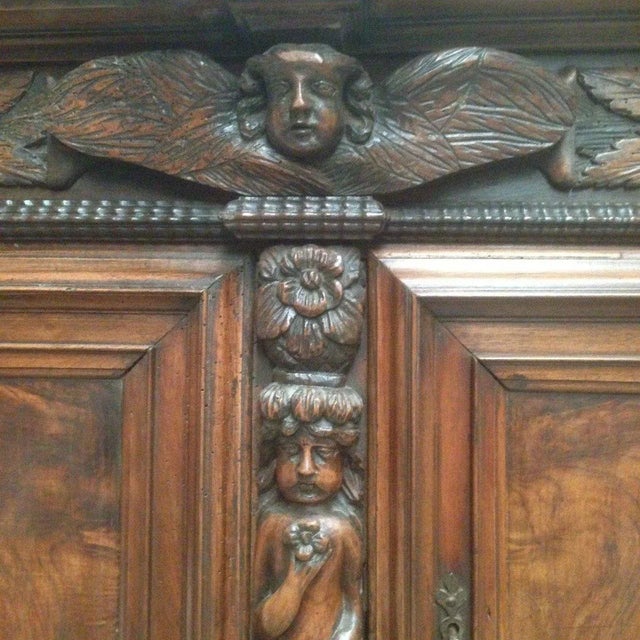 Antique Four-Leaf Cabinet in Walnut, 1700s For Sale - Image 11 of 12