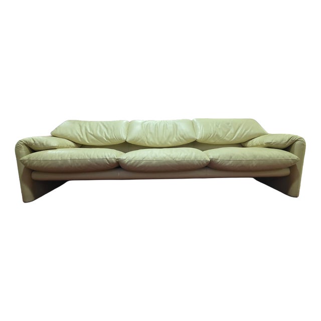 Maralunga Three-Seater Sofa in Leather by Vico Magistretti for Cassina, 1970s For Sale
