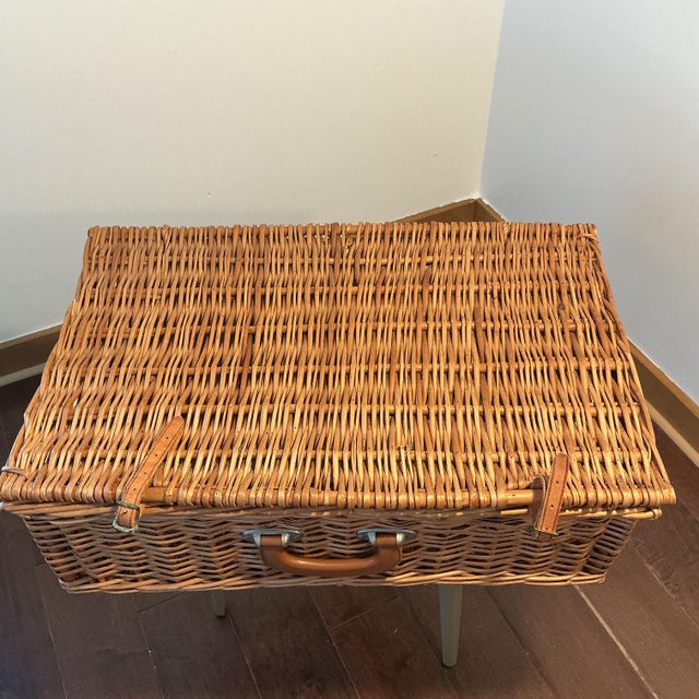 Vintage Blinton England Wicker Picnic Basket – Complete Service for Four For Sale - Image 11 of 17