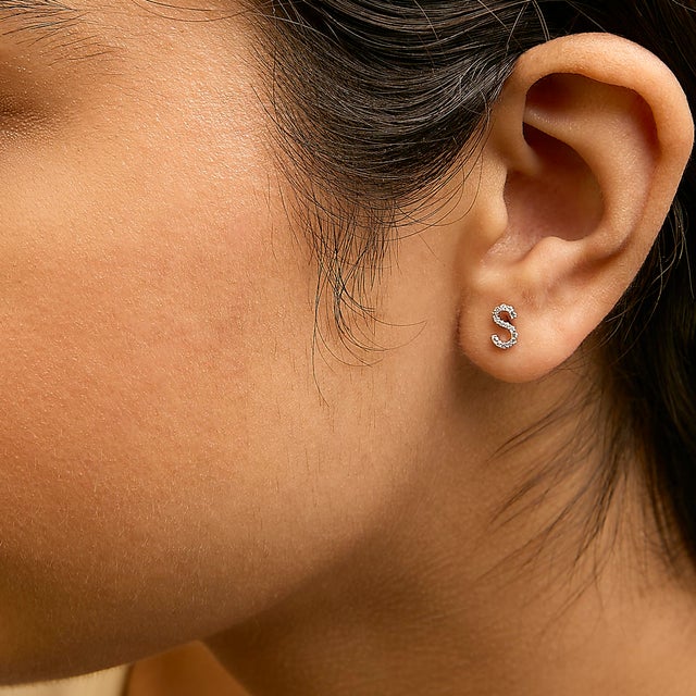 Haus of Brilliance 10K Yellow Gold 1/10 Cttw Diamond 'S' Initial Stud Earring For Sale - Image 4 of 5