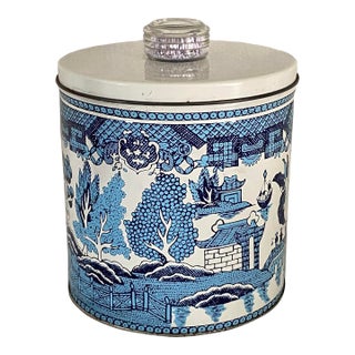 Krispy Kan Tin Canister Featuring a Classic Blue Willow Pattern by Blue Magic Knob Luce Corp For Sale