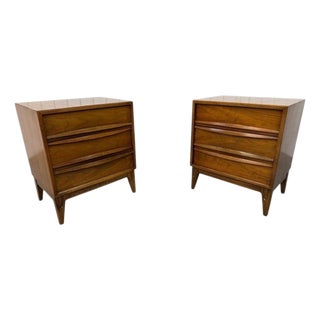 Mid-Century Modern 3-Drawer Walnut Nightstands - Set of 2 For Sale