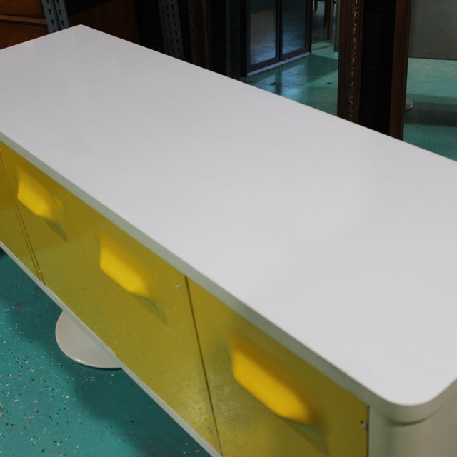 Mid-Century Modern Mid Century Broyhill Premier "Chapter One" Credenza / Sideboard For Sale - Image 3 of 6