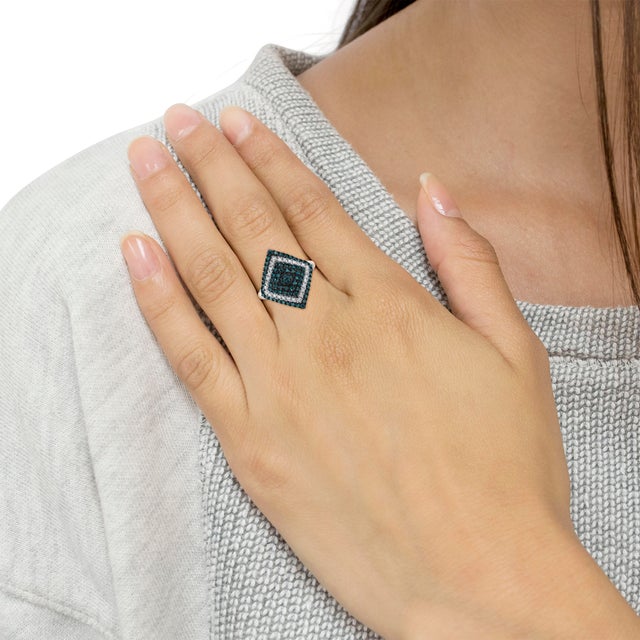 .925 Sterling Silver 1 cttw White and Treated Blue Diamond Rhombus Cocktail Ring (Blue, I3) - Size 6 EVS1010 For Sale In New York - Image 6 of 7