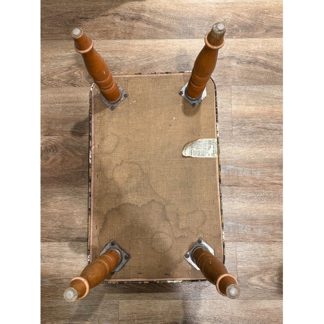 Vintage MCM Babcock Phillips Colonial Tavern Print Vinyl Footstool For Sale - Image 4 of 5