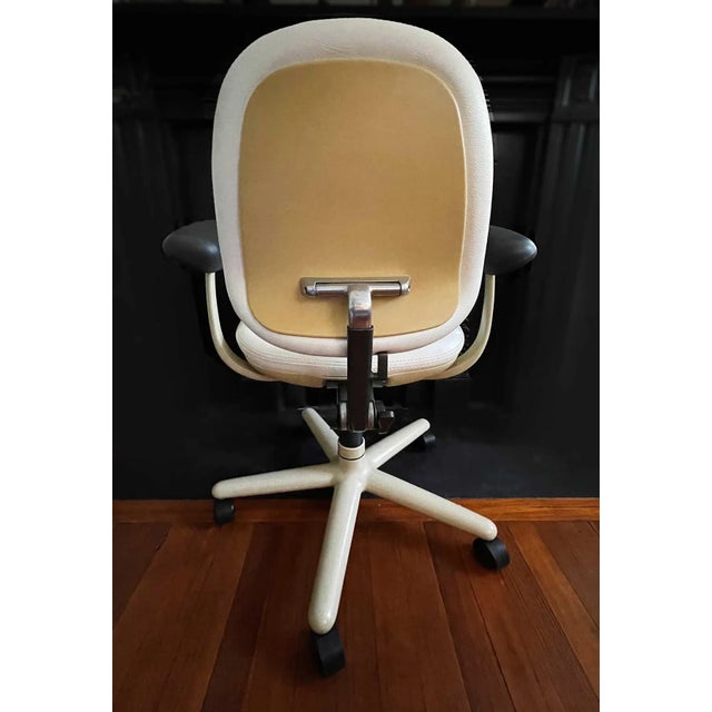 Mid Century Vintage Herman Miller Swivel Office Chair | Chairish