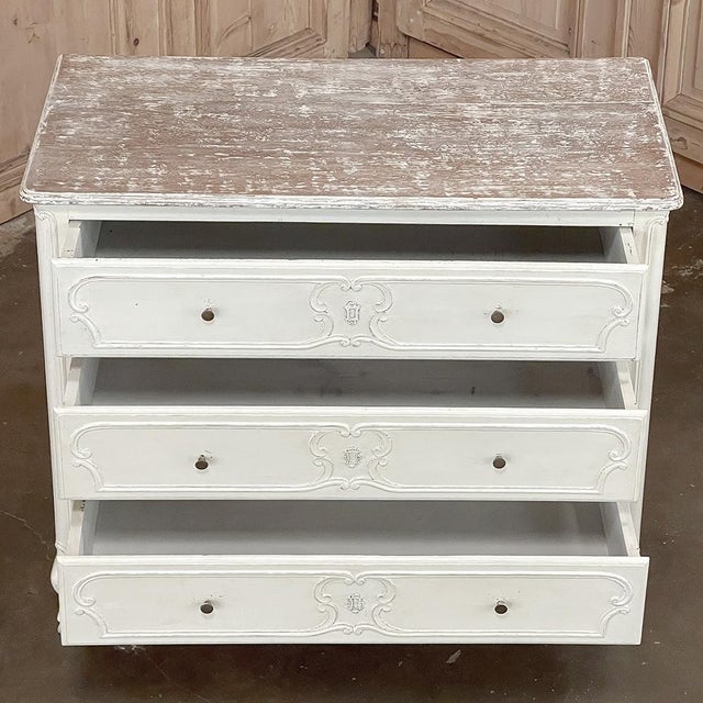 Early 20th Century Antique Country French Painted Three-Drawer Commode ~ Chest of Drawers For Sale - Image 5 of 18
