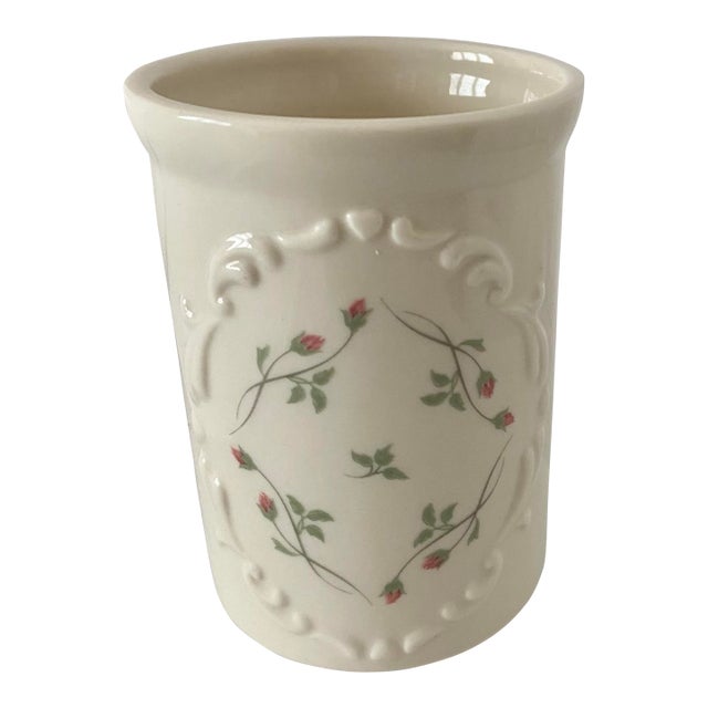 Late 20th Century Lenox Rose Manor Pink China Bathroom Tumbler - Lenox Ivory Porcelain Excellent Condition. For Sale