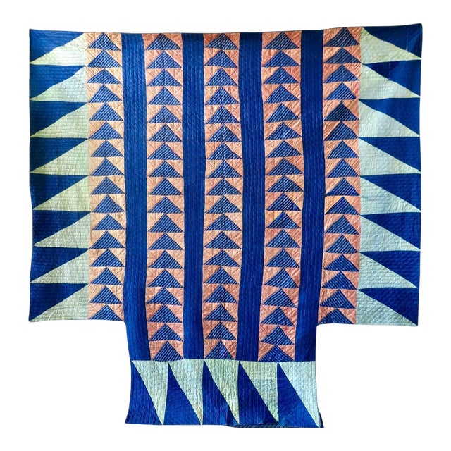 Antique American Flying Geese Patterned Satin Quilt with Skirts For Sale