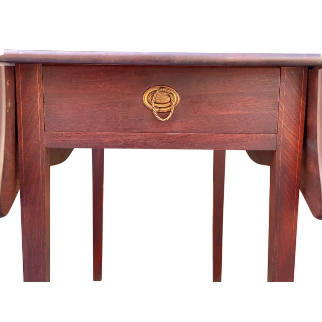 Wood Antique Federal Period Mahogany Drop Leaf Table with Scalloped Top For Sale - Image 7 of 13