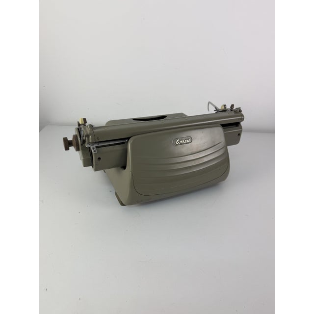 Vintage Italian Everest Typewriter, 1940s For Sale - Image 13 of 14