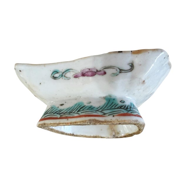 19th-Century Qing Dynasty Porcelain Treasure, Leaf-Shaped Divided Dish For Sale - Image 9 of 11