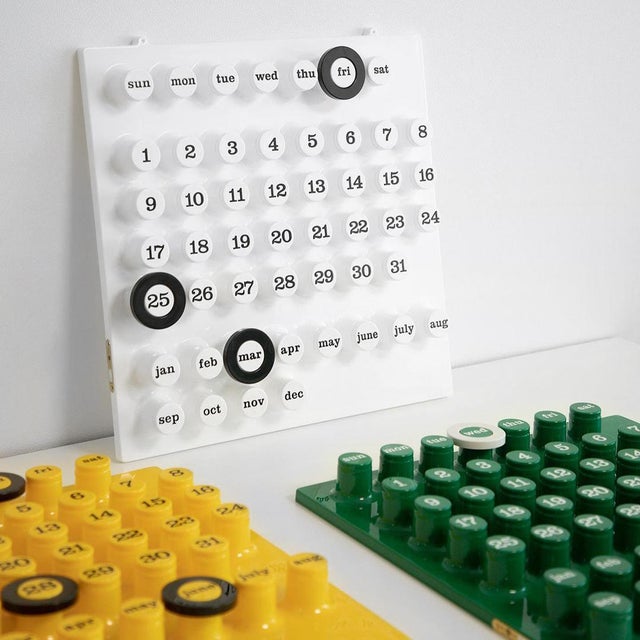 Plastic Era Space Age Ring-A-Date Ring a Date Perpetual Calendar Wall Desk Designer Giorgio Della Beffa For Sale - Image 9 of 12