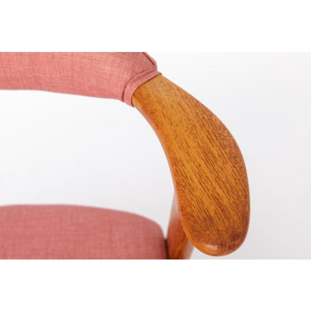 Vintage Teak Dining Chair by Erik Kirkegaard for Høng Stolefabrik, Model 49b, 1960s A beautiful mid-century modern dining...