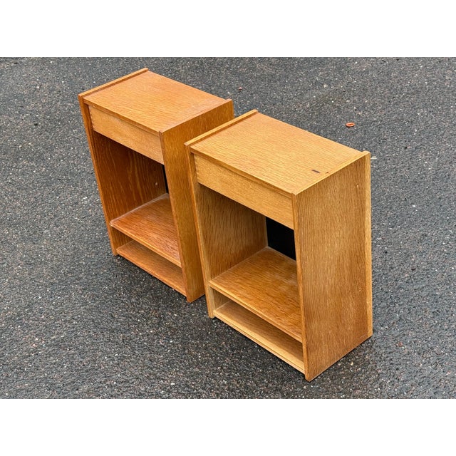 Danish Floating Bedside Tables in Oak, 1960s, Set of 2 For Sale - Image 9 of 16