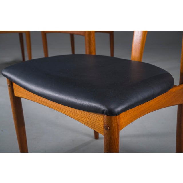 Juliane Dining Chairs in Teak and Black Leather by Johannes Andersen for Uldum Møbelfabrik, Denmark, 1960s, Set of 6 For Sale - Image 13 of 18