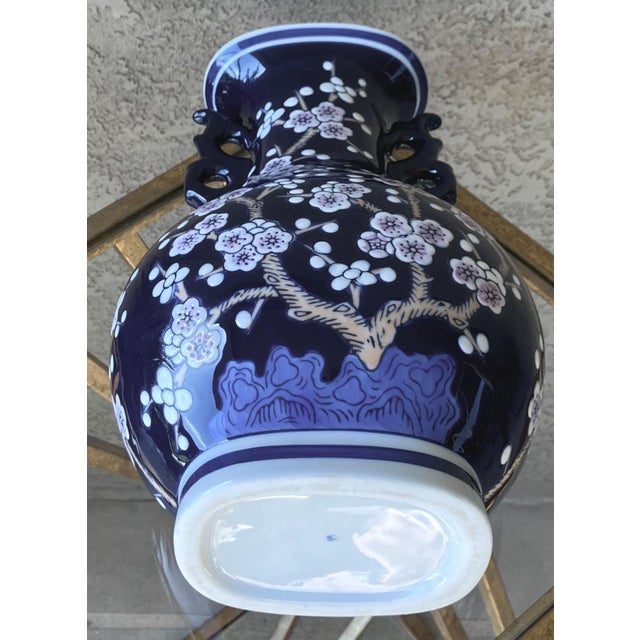 Mid 20th-Century Prunus Blossom 玉壶春瓶 Yuhuchunping-Shape Vase With Chinese Dragon-Handles For Sale - Image 10 of 18