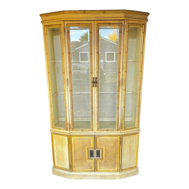1970s Vintage Stanley Faux Bamboo and Cane Lighted China and Display Cabinet For Sale