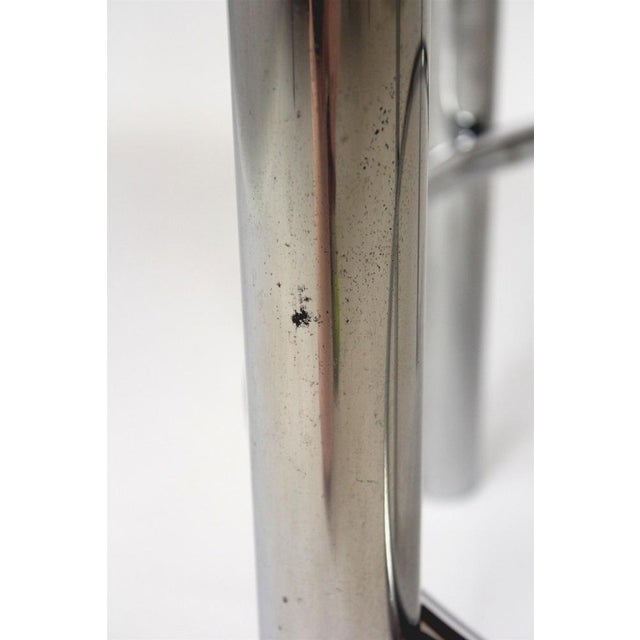 Bauhaus Round Table in Walnut by Robert Slezak, 1930s For Sale - Image 11 of 15