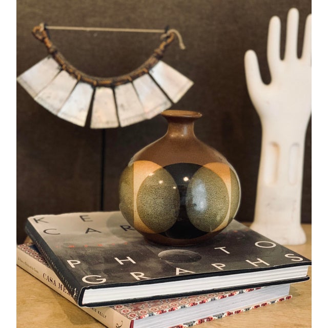 1969 Robert Maxwell Mid-Century Modern Art Pottery Vase, Vessel for Pottery Craft With Earth-Tone Overlapping Contrasting...