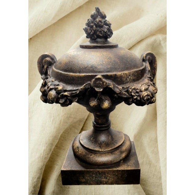 Wood Vintage Neoclassical Antiqued Gold Classic Urn Shaped Bookends- A Pair For Sale - Image 7 of 9