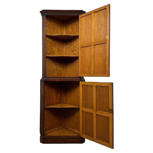 Edwardian English Oak Corner Cabinet, 1910 For Sale - Image 3 of 6