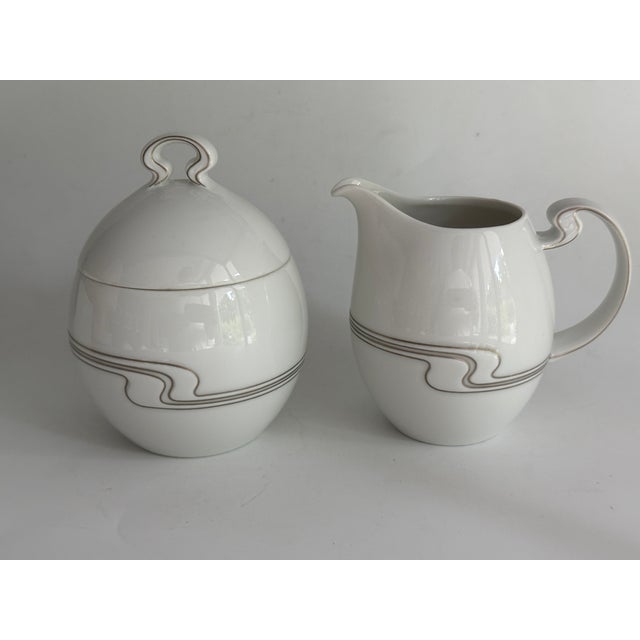 Gold White and Gilt Asimmetria Milk Jug and Sugar Bowl by Bjørn Wiinblad for Rosenthal Studio Linie, Germany, 1988, Set of 2 For Sale - Image 8 of 8