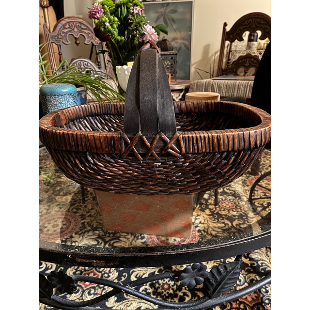 Vintage MCM Japanese Willow Weave Bamboo Handwoven Basket Triple Arch Handle Japandi / Mingei For Sale In Portland, ME - Image 6 of 8