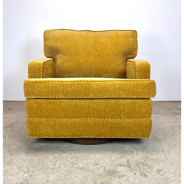 Mid-Century Modern 1960’s Mid Century Modern Milo Baughman Style Swivel Lounge Chair in Corduroy Restored For Sale - Image 3 of 12