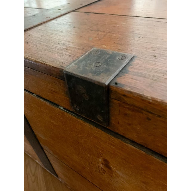 Cabin Antique Seafarer's (Captains) Chest From the Historic 18th C. Inn at Perry Cabin, St. Michaels, Md. For Sale - Image 3 of 13
