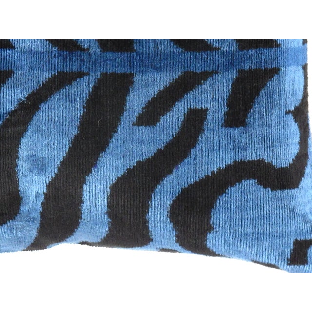 For an earthy addition to your existing décor, you simply cannot go wrong with this throw decorative ikat pillow cover....